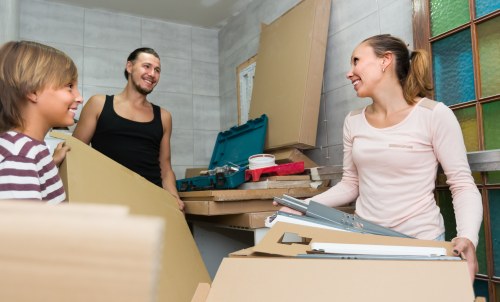 Removal van service for Canary Wharf apartment moves